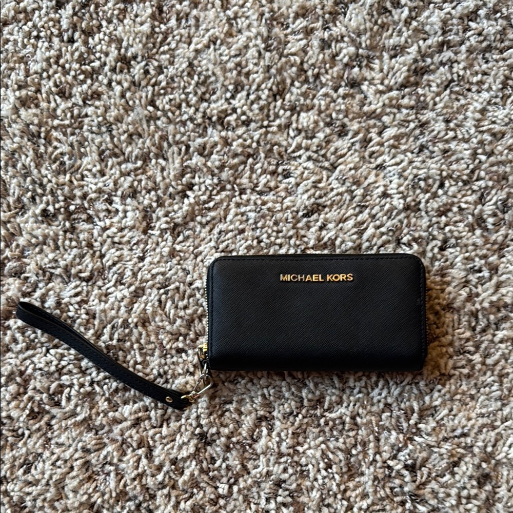Michael Kors Elegant Black Wristlet